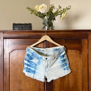 Levi Shorts Size 5